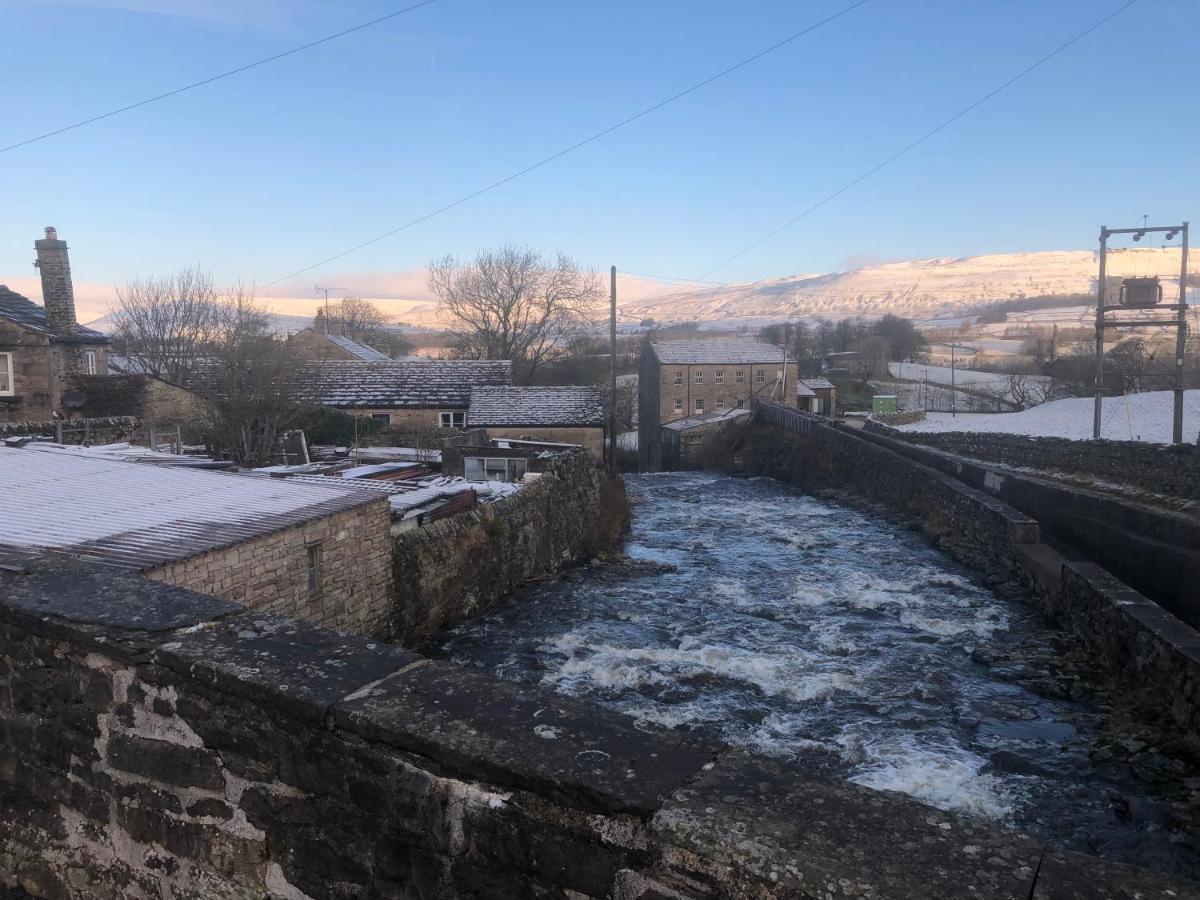 Rose Cottage. Family Home On The River Hawes Exteriér fotografie